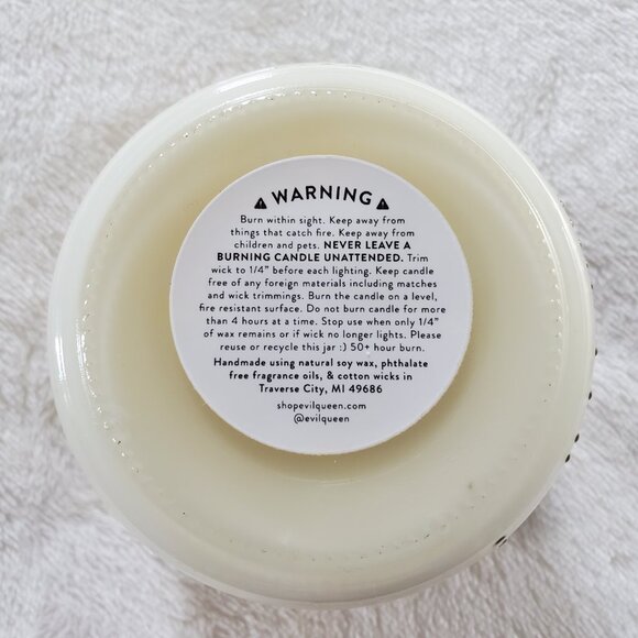 Evil Queen Skeleton Club Candle - Picture 4 of 4